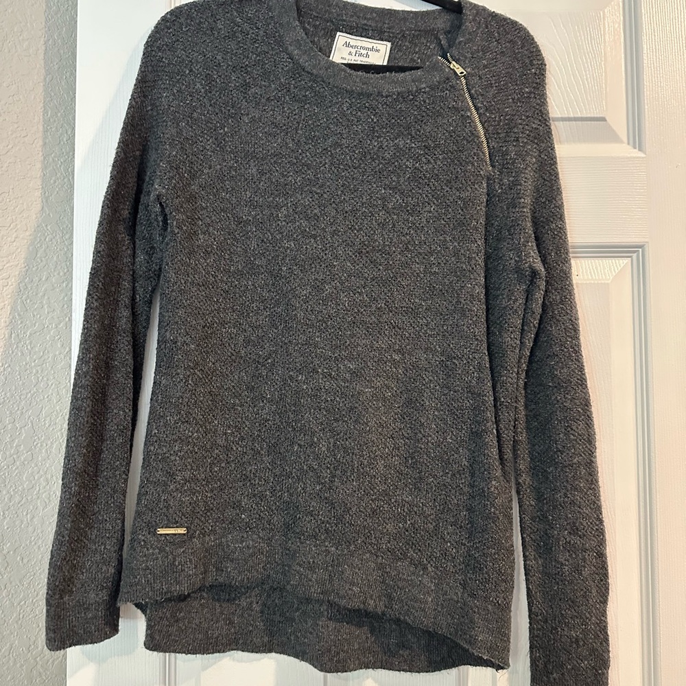 Abercrombie & Fitch Women's Charcoal Sweater